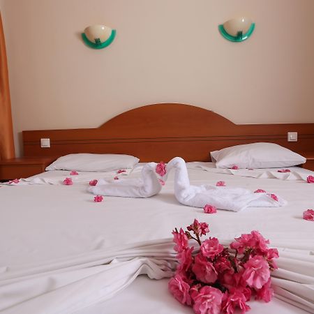 Tuntas Family Suites Кушадаси Екстер'єр фото